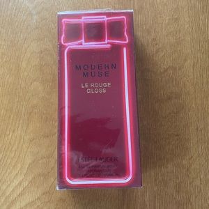 Estée Lauder Modern Muse